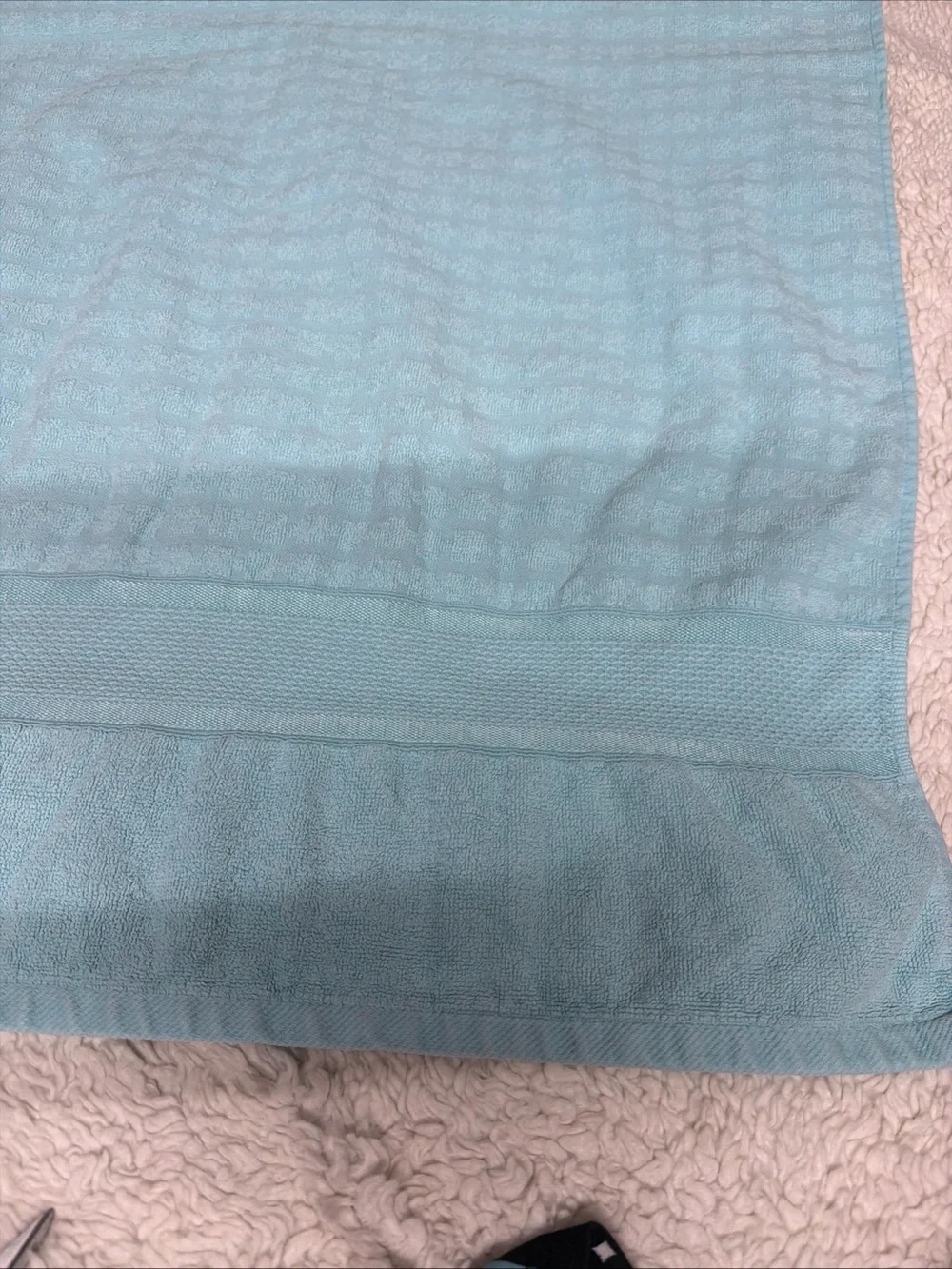 SPA by Kassfina textured waffle puzzle pattern  Aqua 100% Cotton BTowel 26”x48”